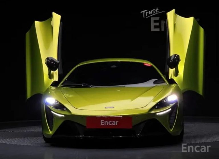 photo_5292094007771526427_y