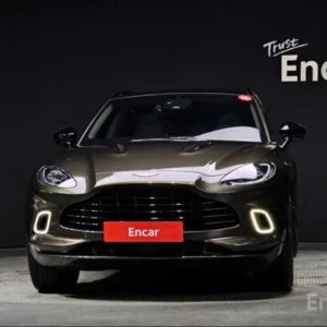 Aston Martin DBX 4.0 V8