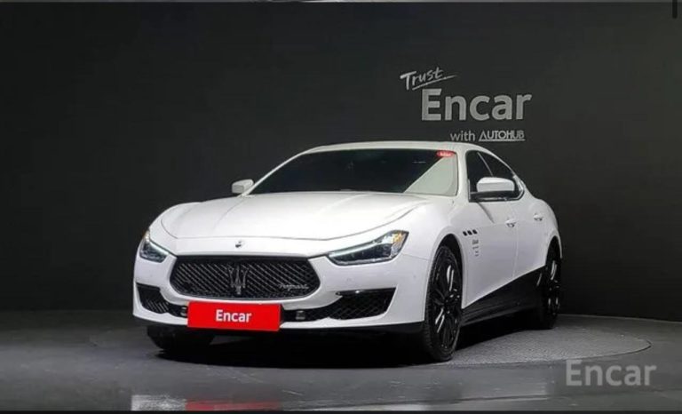 photo_5393465543878638228_y