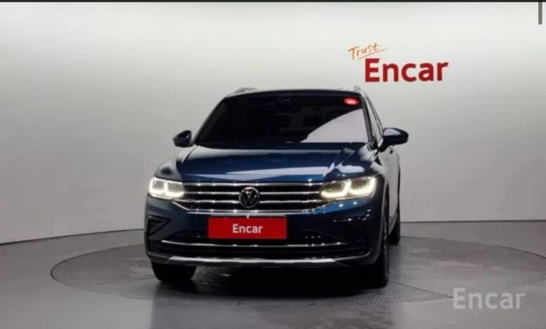 photo_5393465543878638491_y