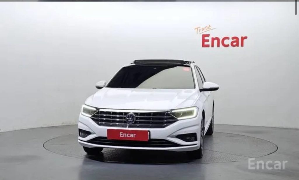 photo_5393465543878638615_y