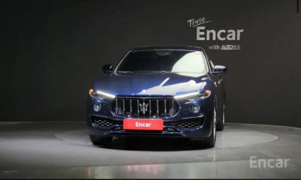 photo_5393497275097019725_y