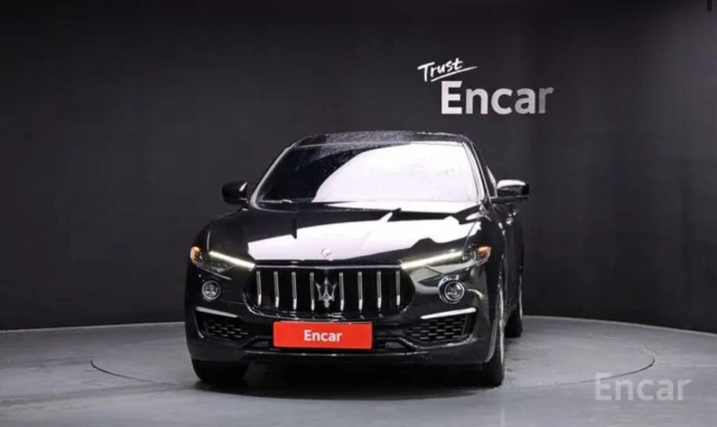 photo_5393497275097019817_y