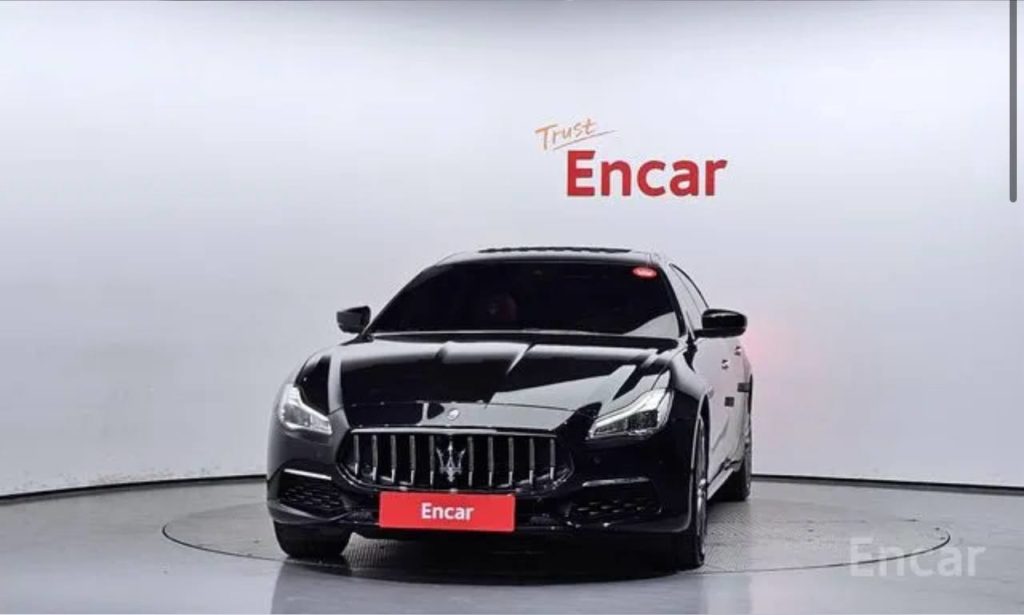 photo_5393497275097019846_y