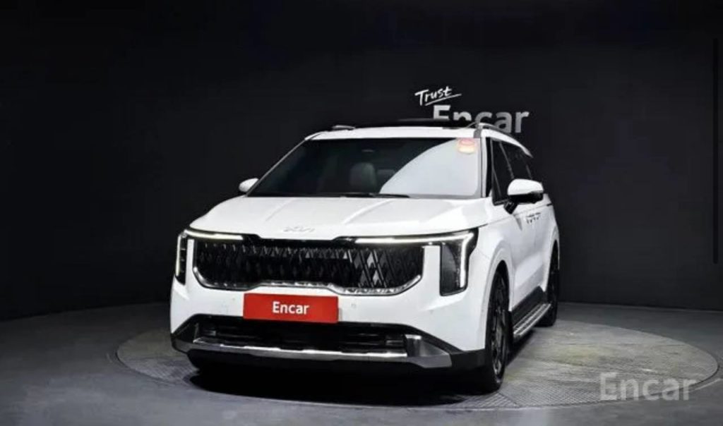 photo_5458530673460639960_y