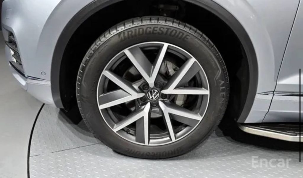 photo_5247197799798403567_y