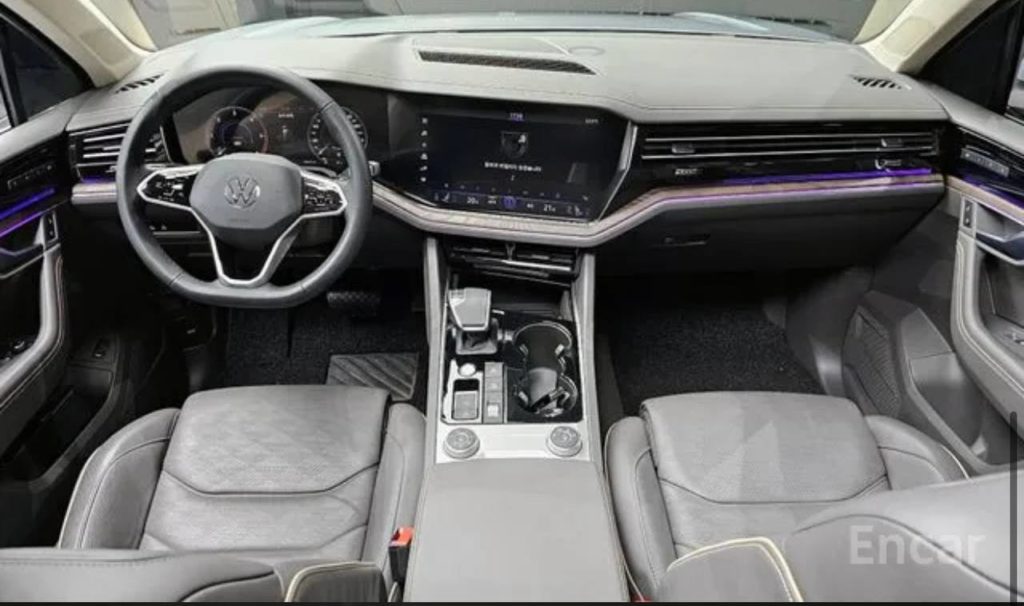 photo_5247197799798403569_y