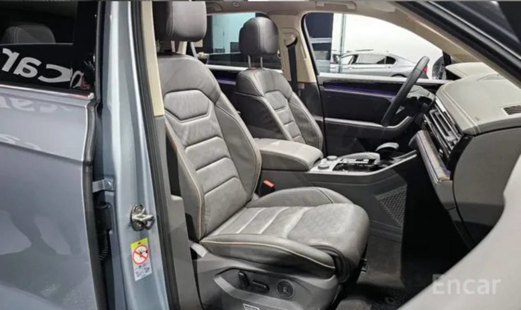 photo_5247197799798403572_y