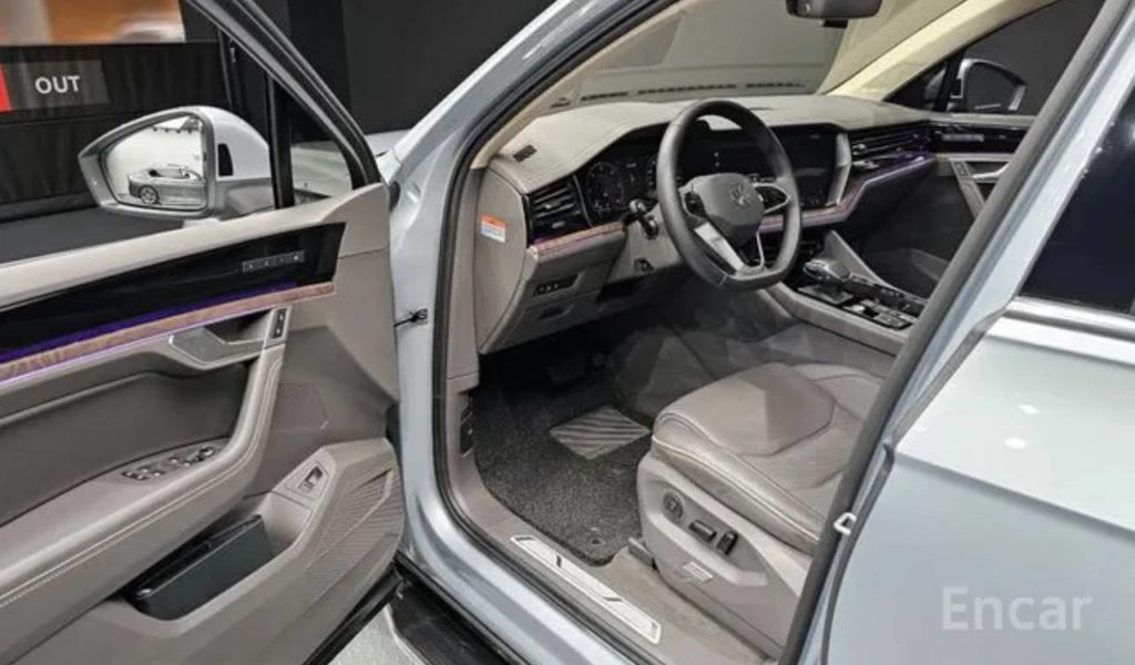 photo_5247197799798403573_y