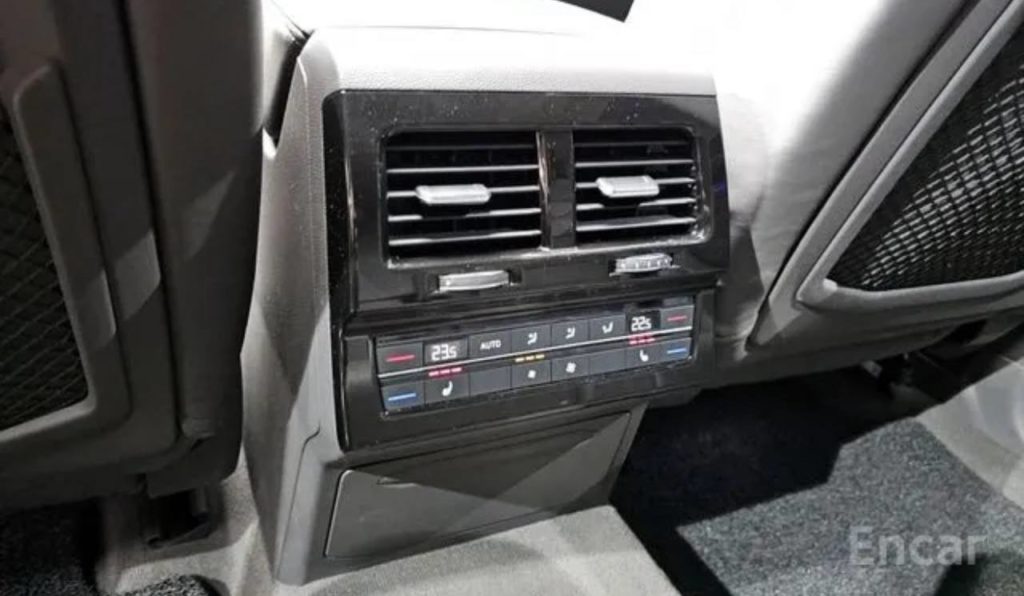 photo_5247197799798403579_y