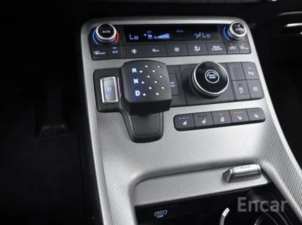 photo_5318857065684400145_y