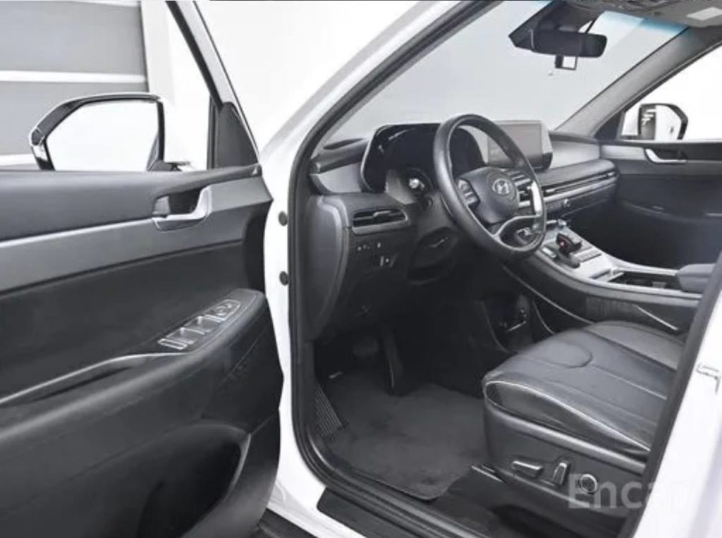 photo_5318857065684400147_y