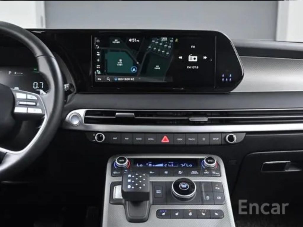 photo_5318857065684400149_y