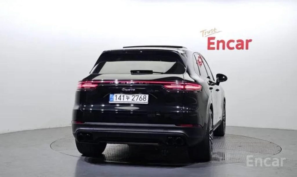 photo_5318857065684400421_y