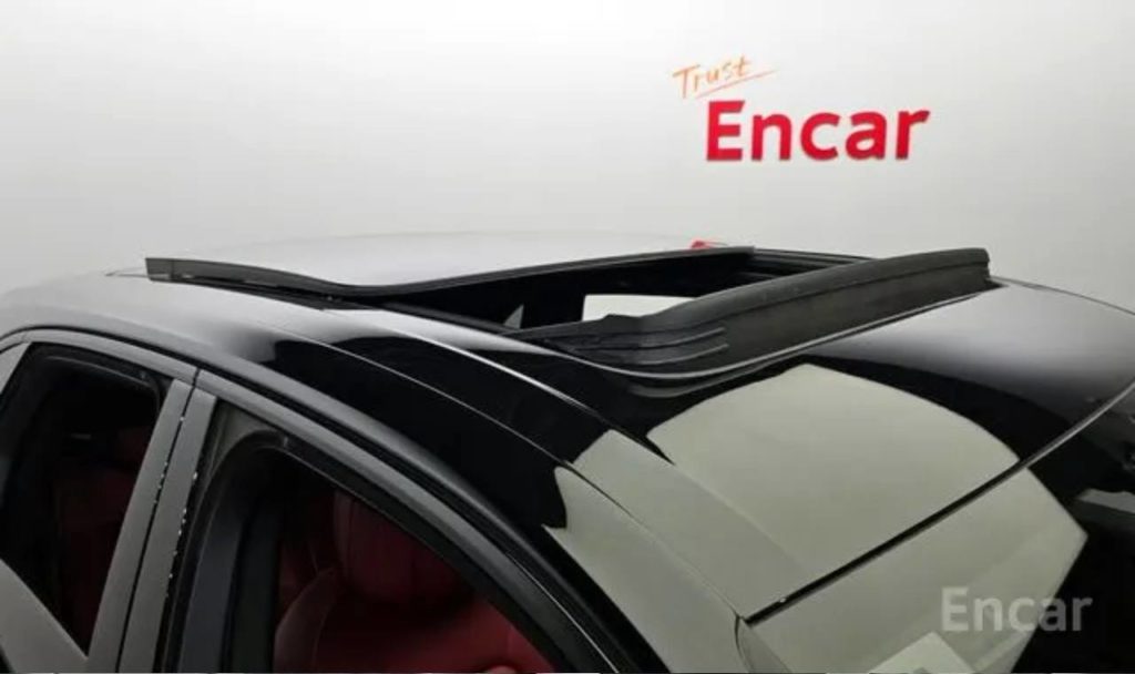 photo_5318857065684400423_y