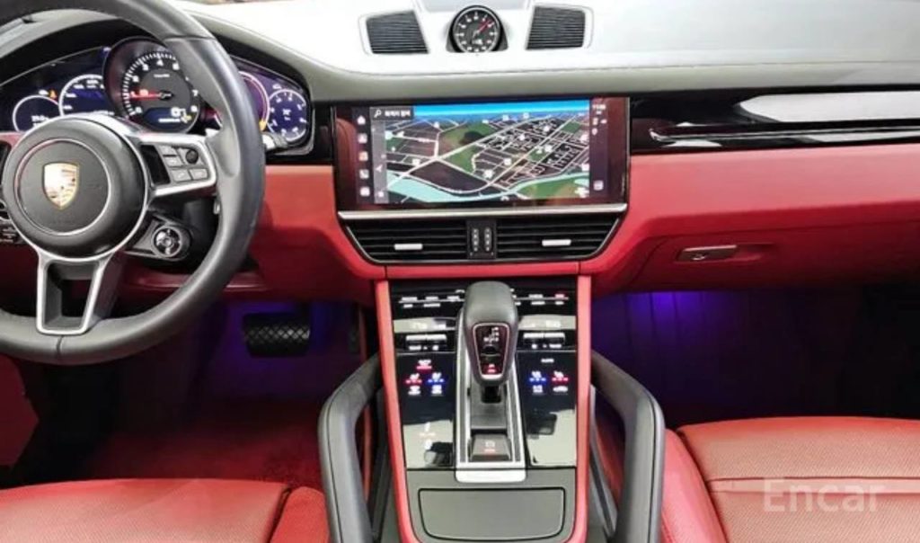 photo_5318857065684400436_y