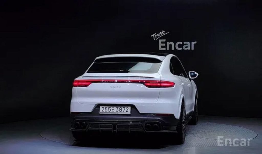 photo_5318857065684400467_y