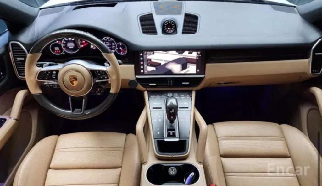 photo_5318857065684400470_y