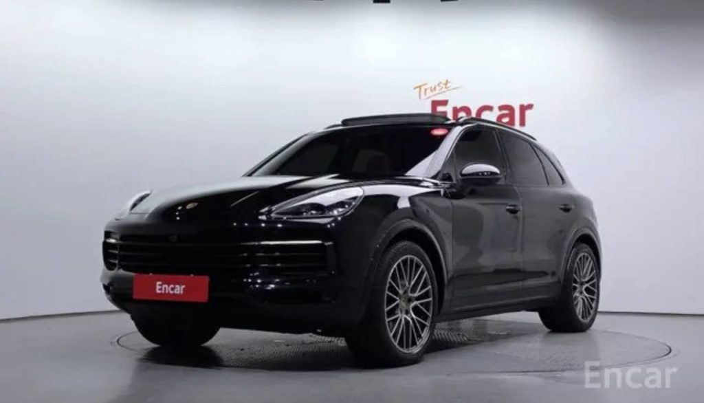 photo_5318857065684400493_y