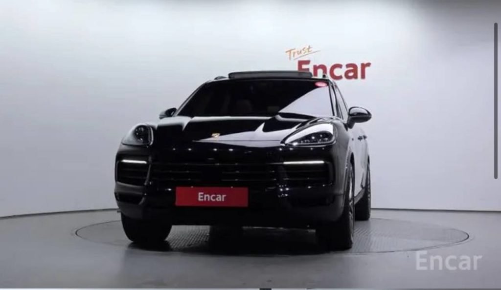 photo_5318857065684400495_y