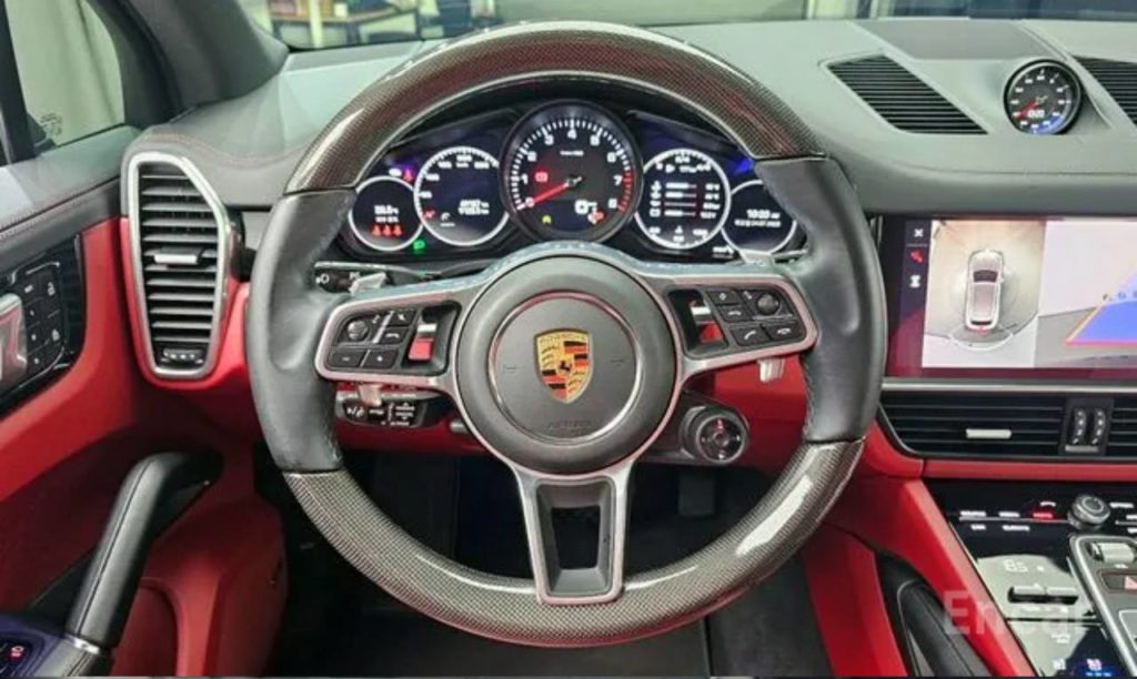 photo_5318857065684400506_y