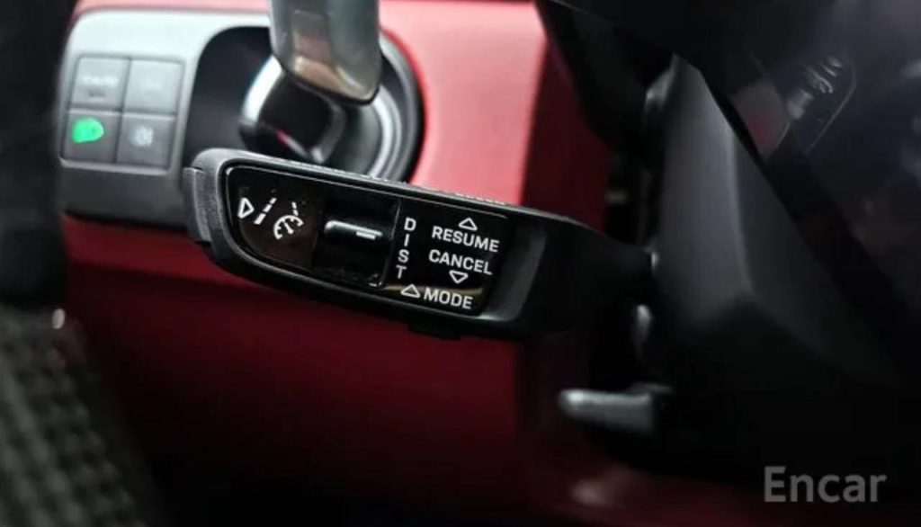 photo_5318857065684400509_y