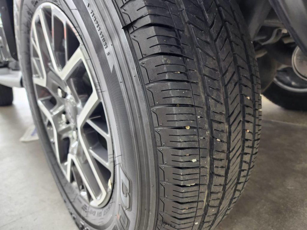 photo_5327960274638076809_y