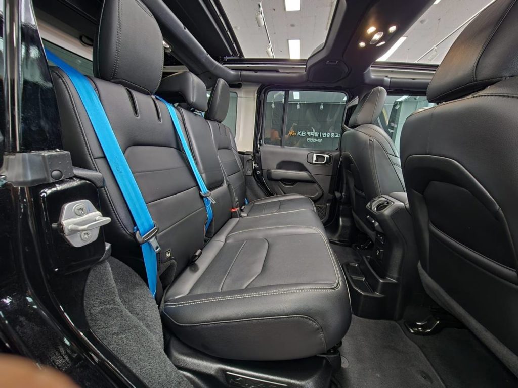 photo_5327960274638076817_y