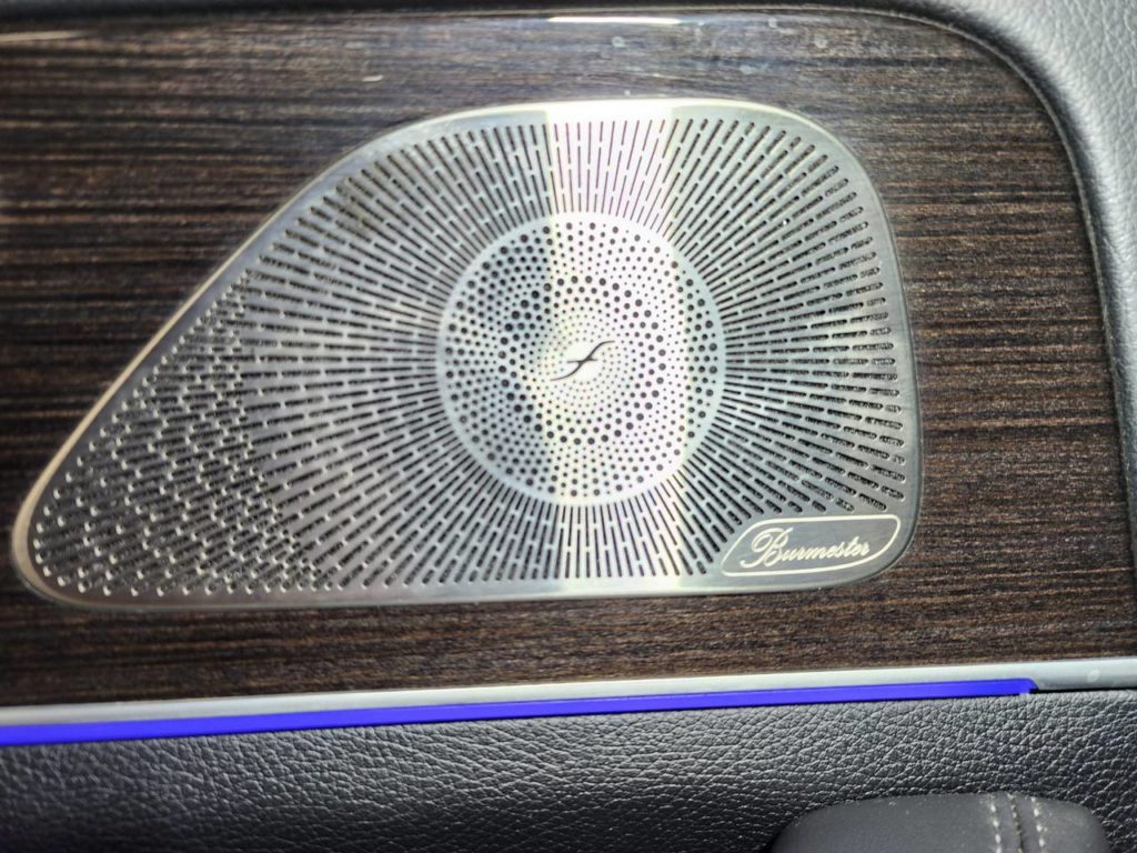 photo_5328213626168937857_y