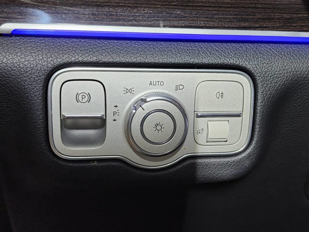 photo_5328213626168937876_y