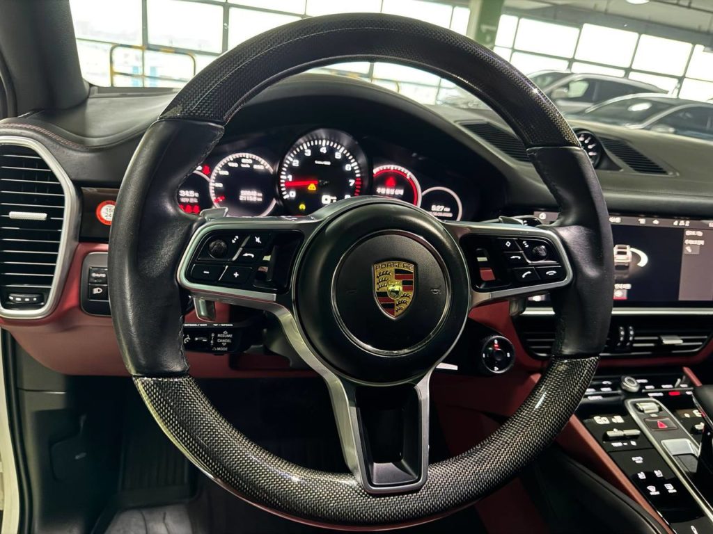 photo_5328213626168937923_y