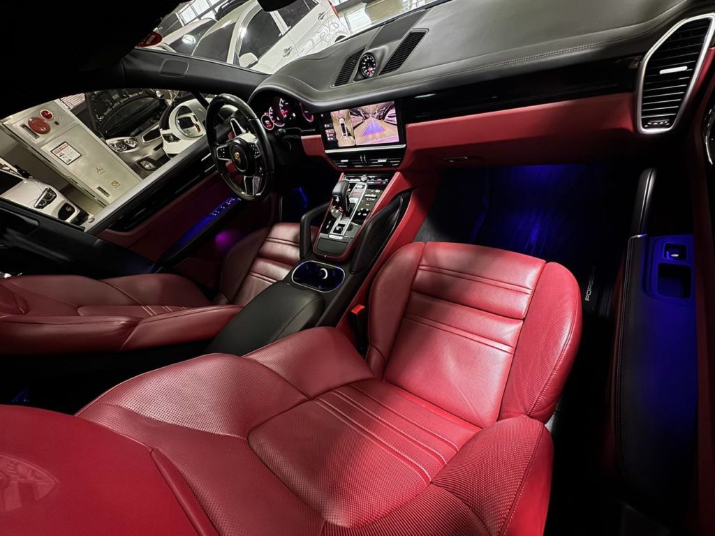 photo_5328213626168937927_y