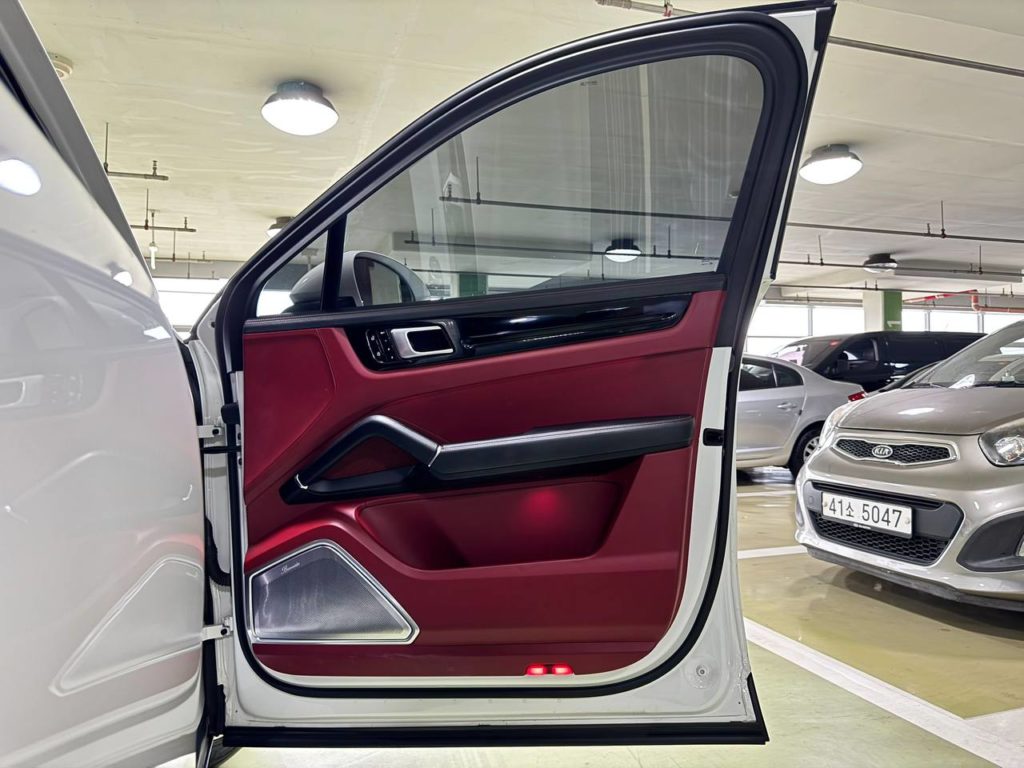 photo_5328213626168937928_y