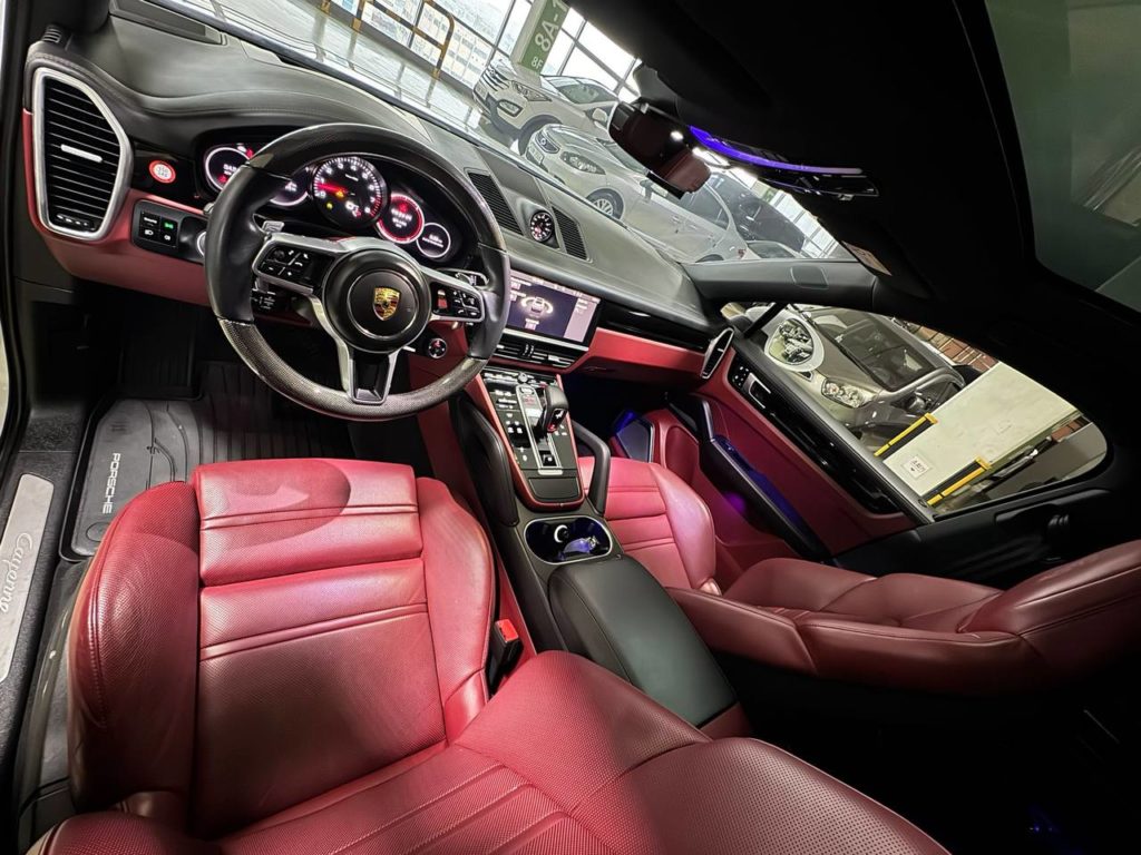 photo_5328213626168937935_y