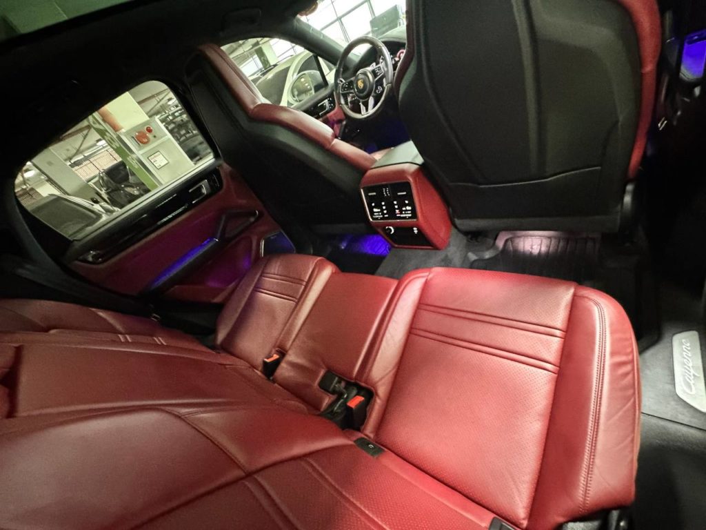 photo_5328213626168937936_y