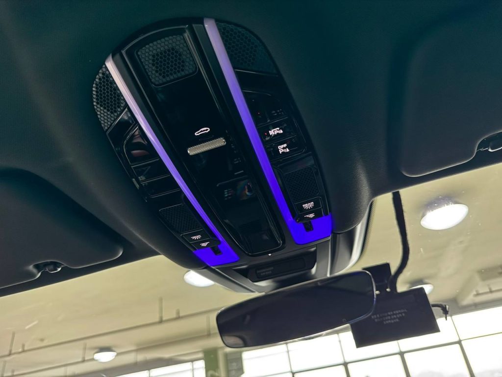 photo_5328213626168937941_y