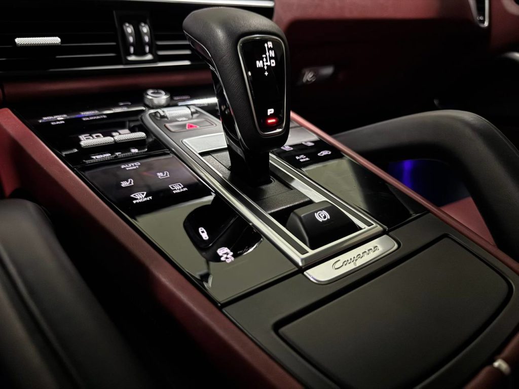 photo_5328213626168937943_y