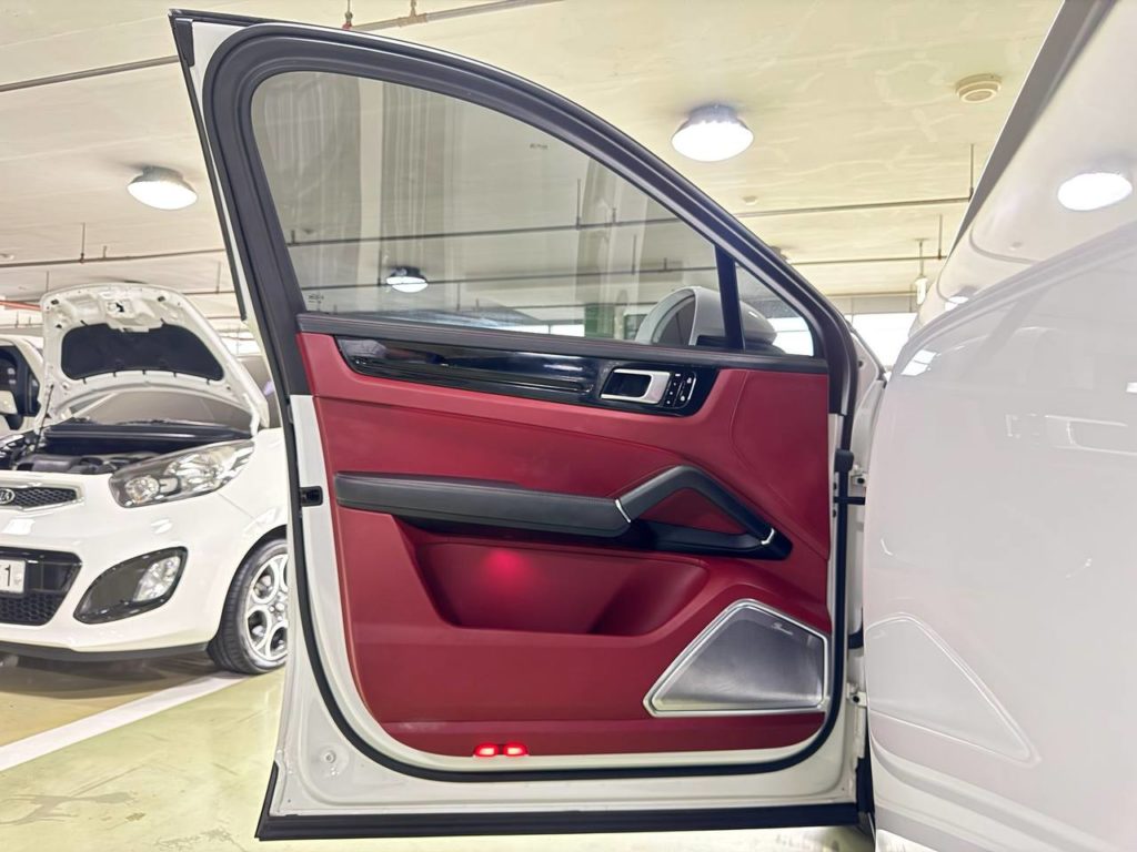 photo_5328213626168937945_y