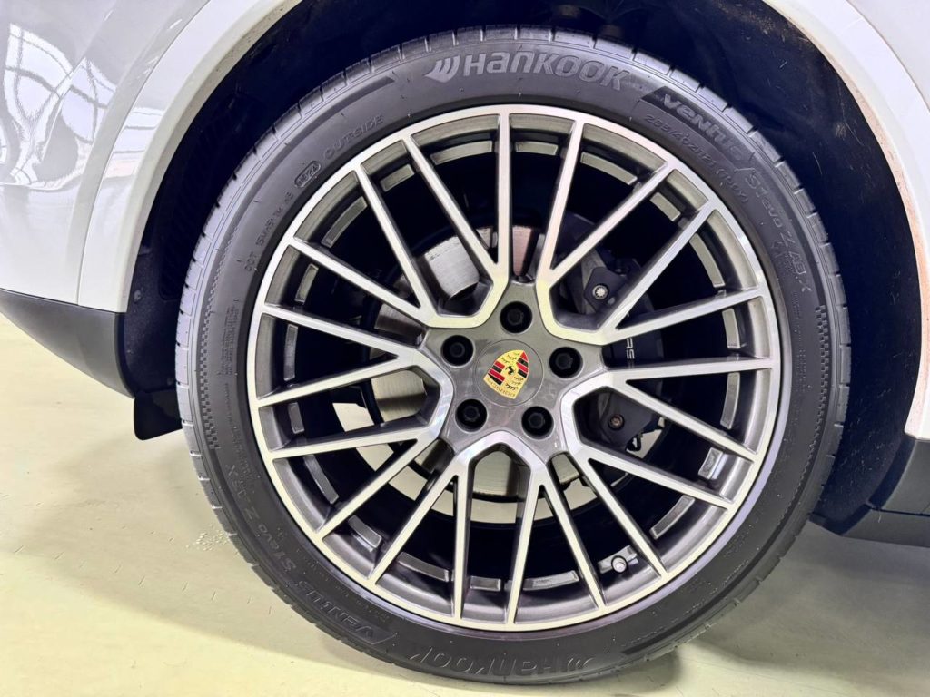 photo_5328213626168937947_y