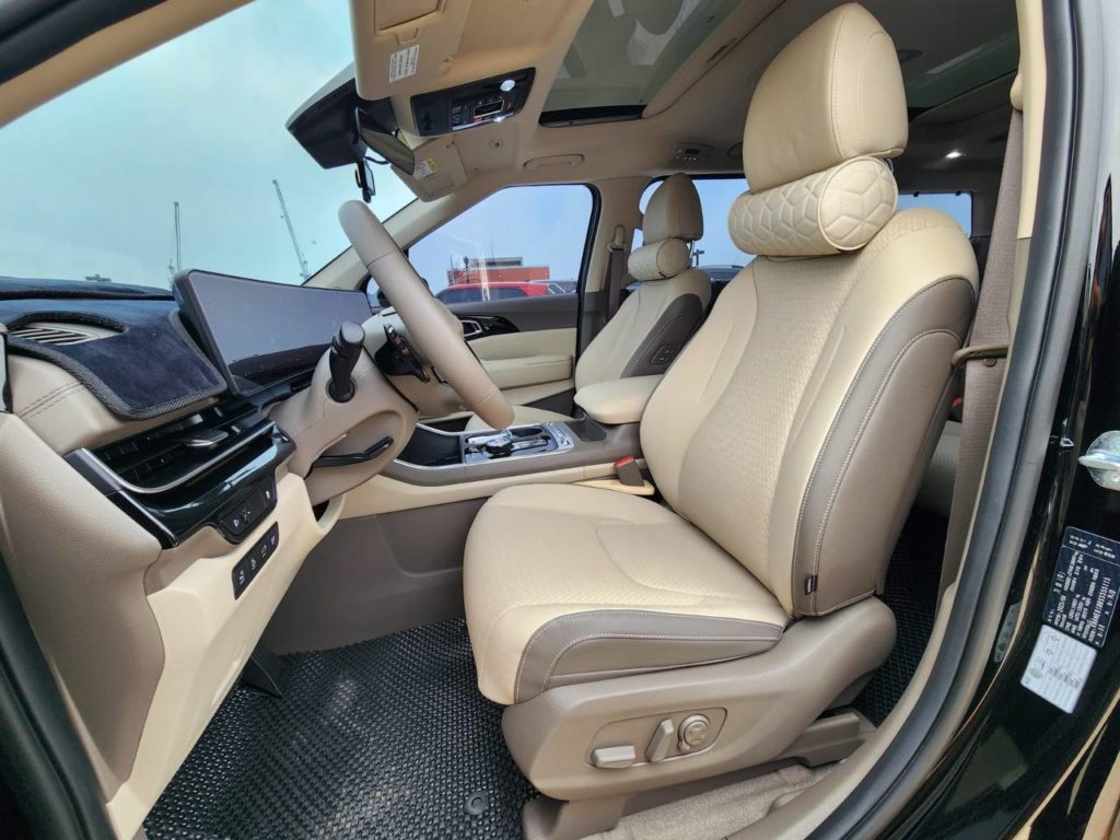 photo_5332433745069865778_y