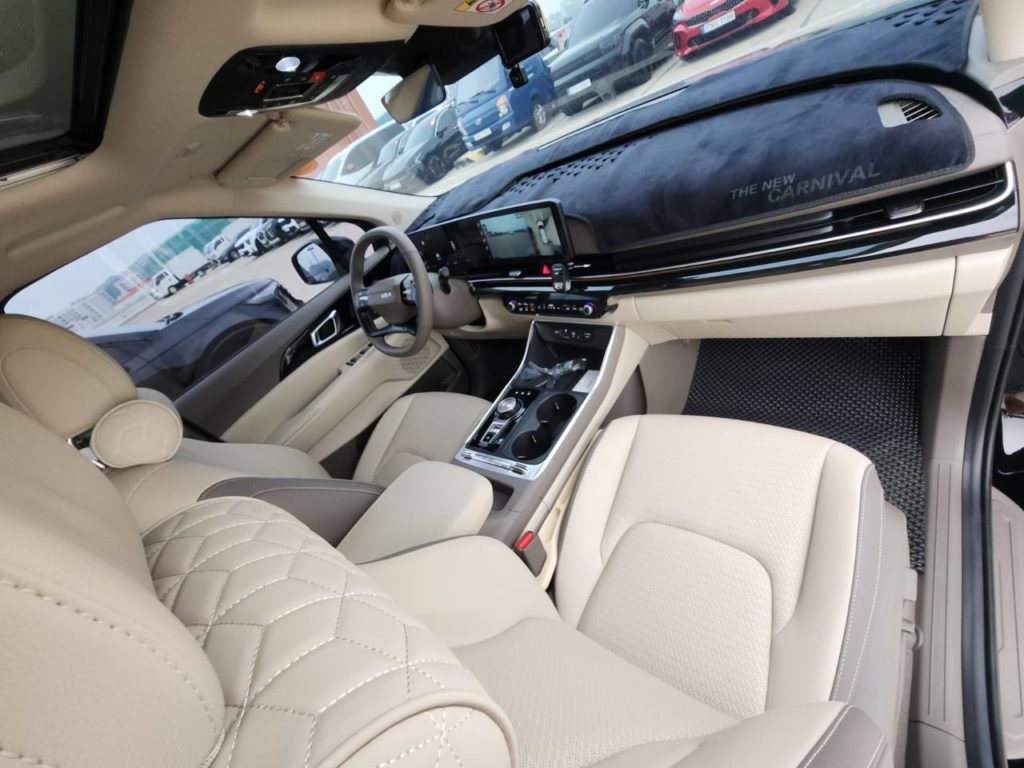 photo_5332433745069865779_y