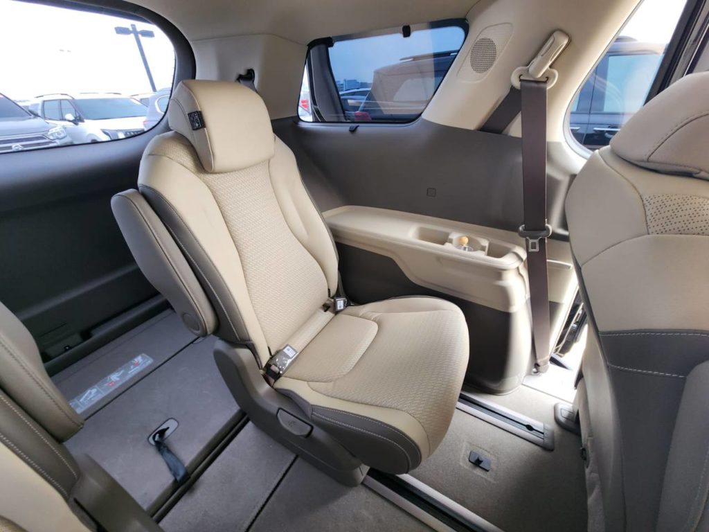 photo_5332433745069865780_y