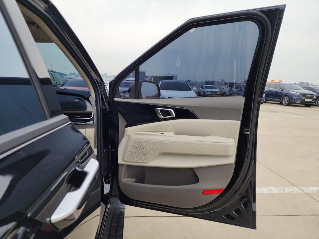 photo_5332433745069865783_y