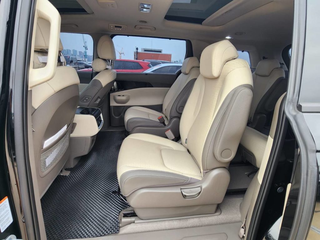 photo_5332433745069865784_y