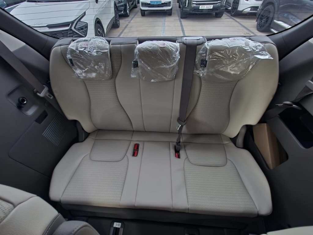 photo_5332433745069865786_y