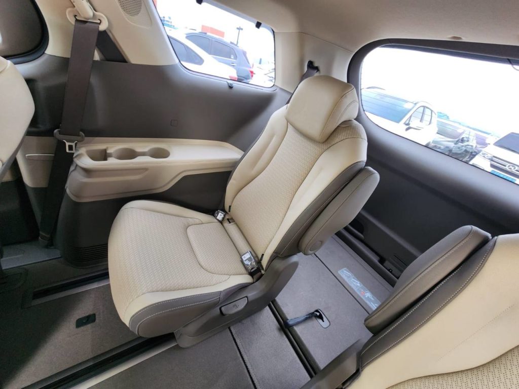 photo_5332433745069865787_y