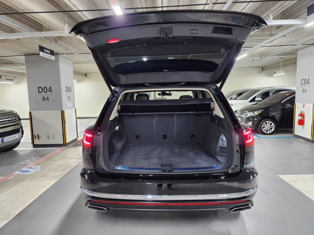 photo_5332433745069866040_y