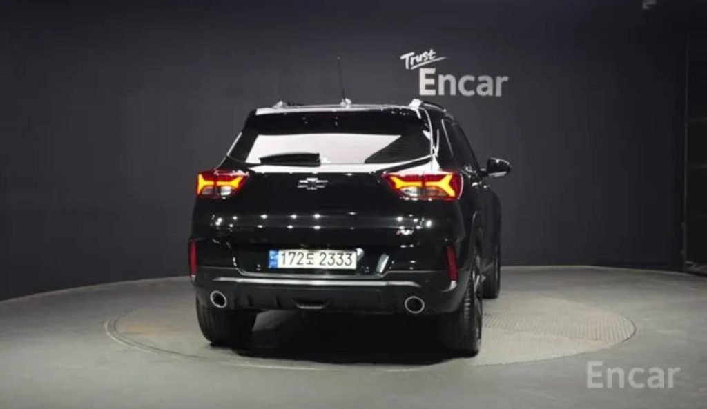 photo_5334685544883549487_y