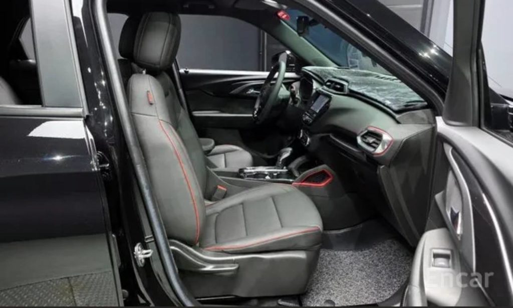 photo_5334685544883549494_y