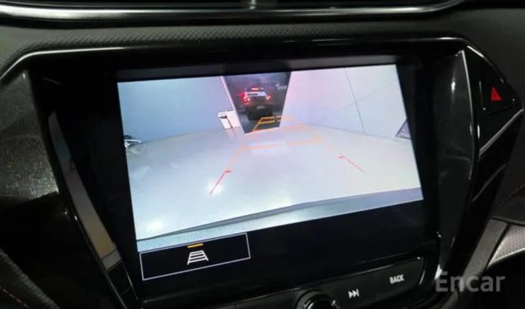 photo_5334685544883549498_y